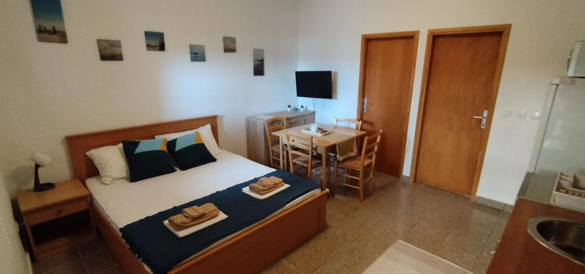 Apartmani Izvor 파그 크로아티아