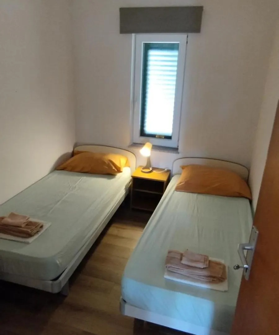 아파트 Apartmani Izvor 파그 크로아티아