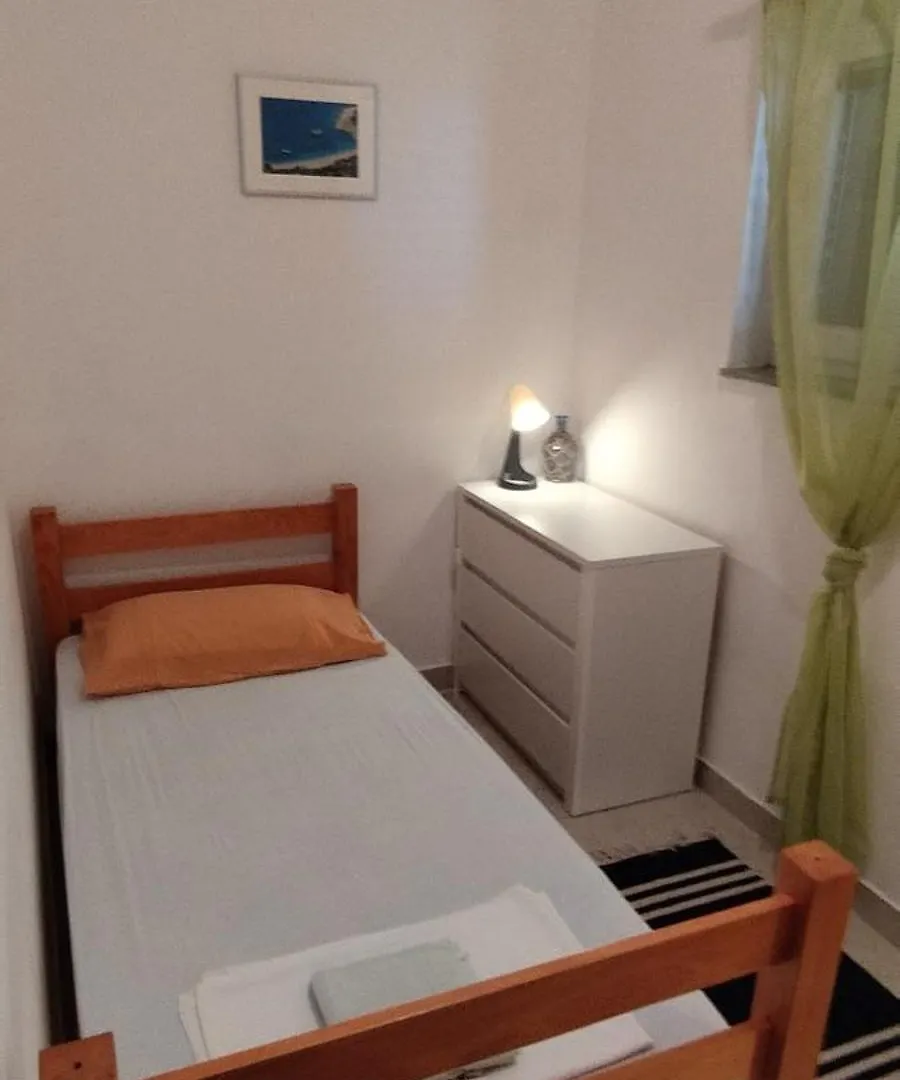 Apartmani Izvor 파그 크로아티아